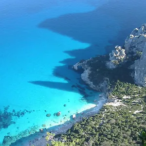 Issicoro 3*, Baunei Italia